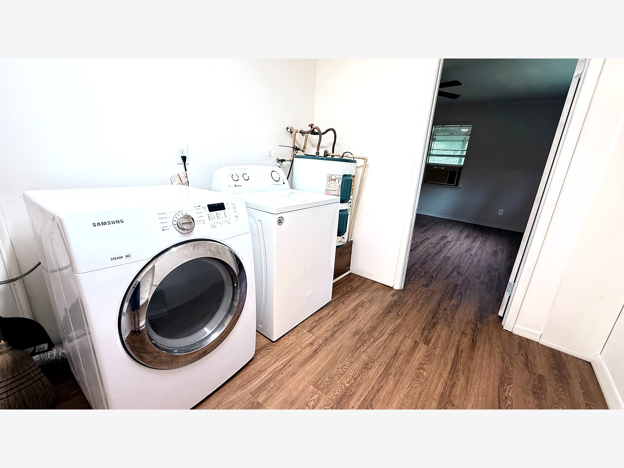 5801 Sapp Road Conroe, TX 77304 - Photo 21 of 35 Laundry Area