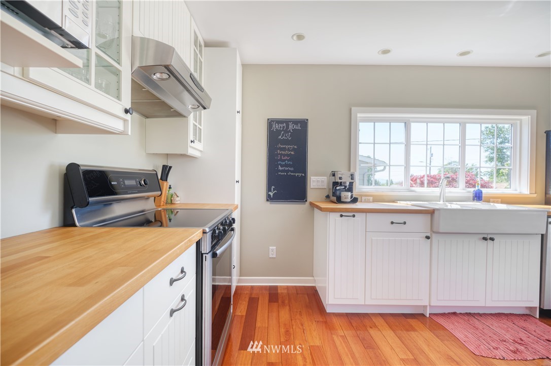 674 Bells Grove Point Roberts, WA 98281 - Photo 10 of 38 Gallery Image 10