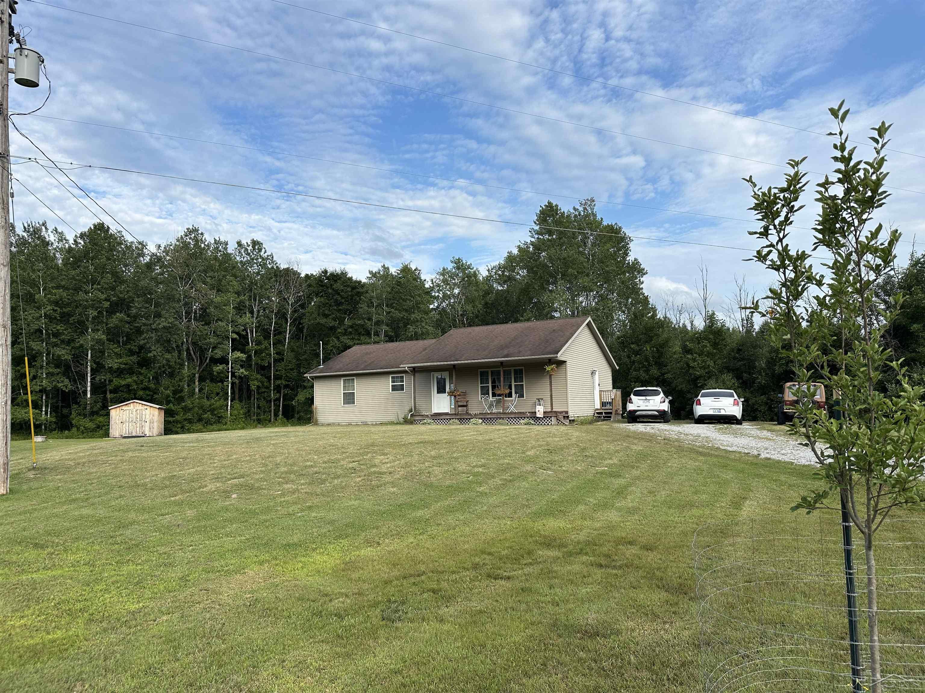 1741 South 10 Mile Road Midland, MI 48640 - Photo 3 of 28 50150323-65ec04fa-c7e6-449e-87be-9968789bacaf.JPG