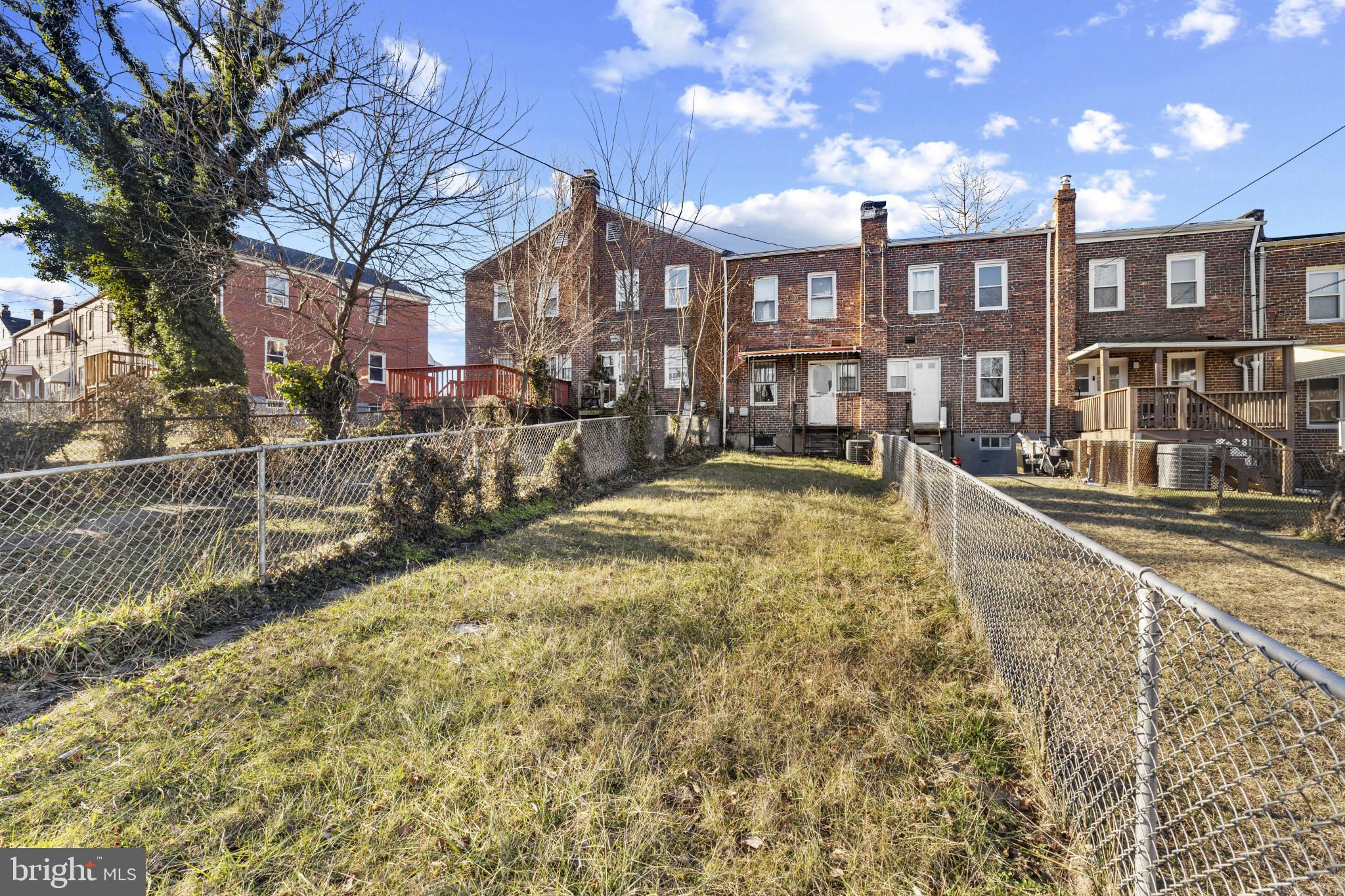 105 Upmanor Road Baltimore, MD 21229 - Photo 27 of 27 a view of a large building