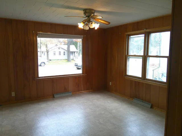 $132,500 | 341 South Grant Street, Adams, WI 53910
