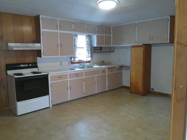 $132,500 | 341 South Grant Street, Adams, WI 53910