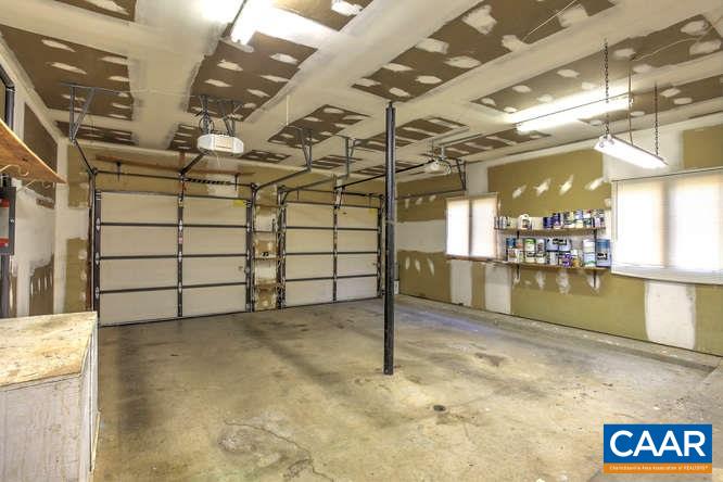 20 Begum Road Palmyra, VA 22963 - Photo 11 of 32 a view of a garage