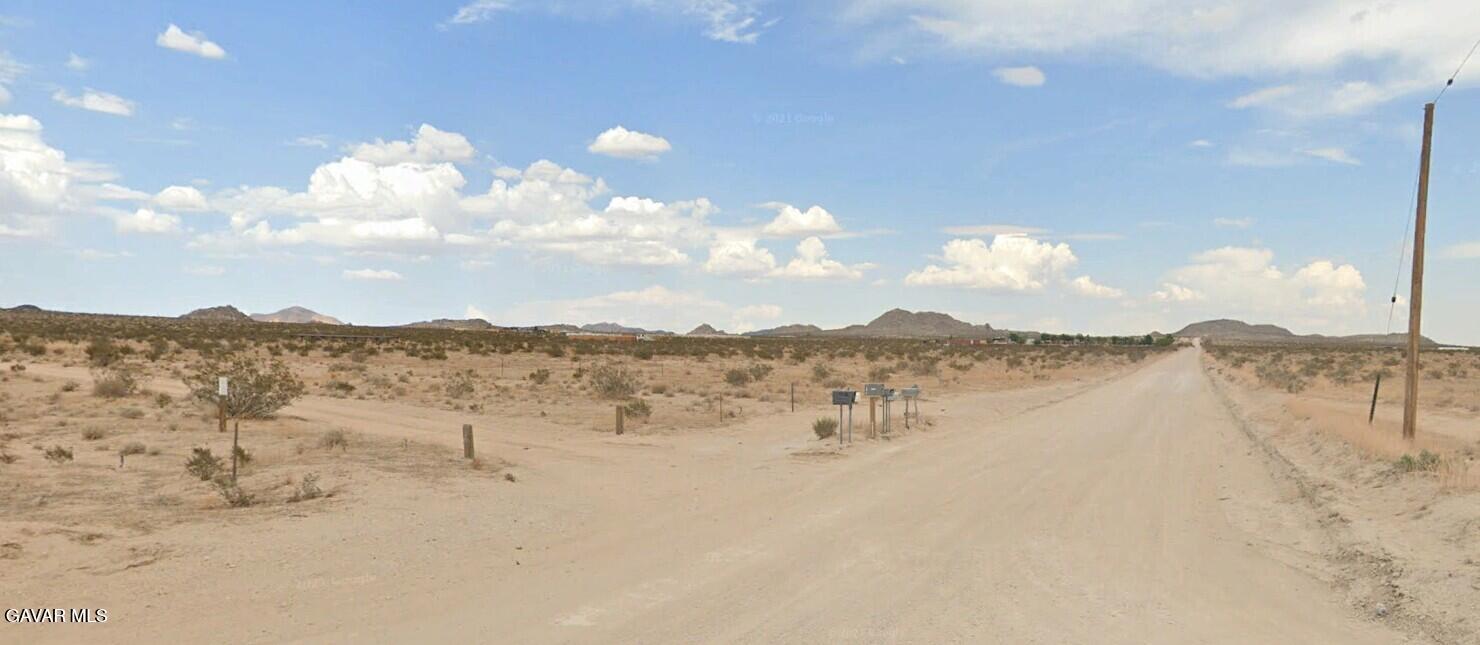 Vic Porter Road Lucerne Valley, CA 92356 - Photo 3 of 13 044858115 End Rd