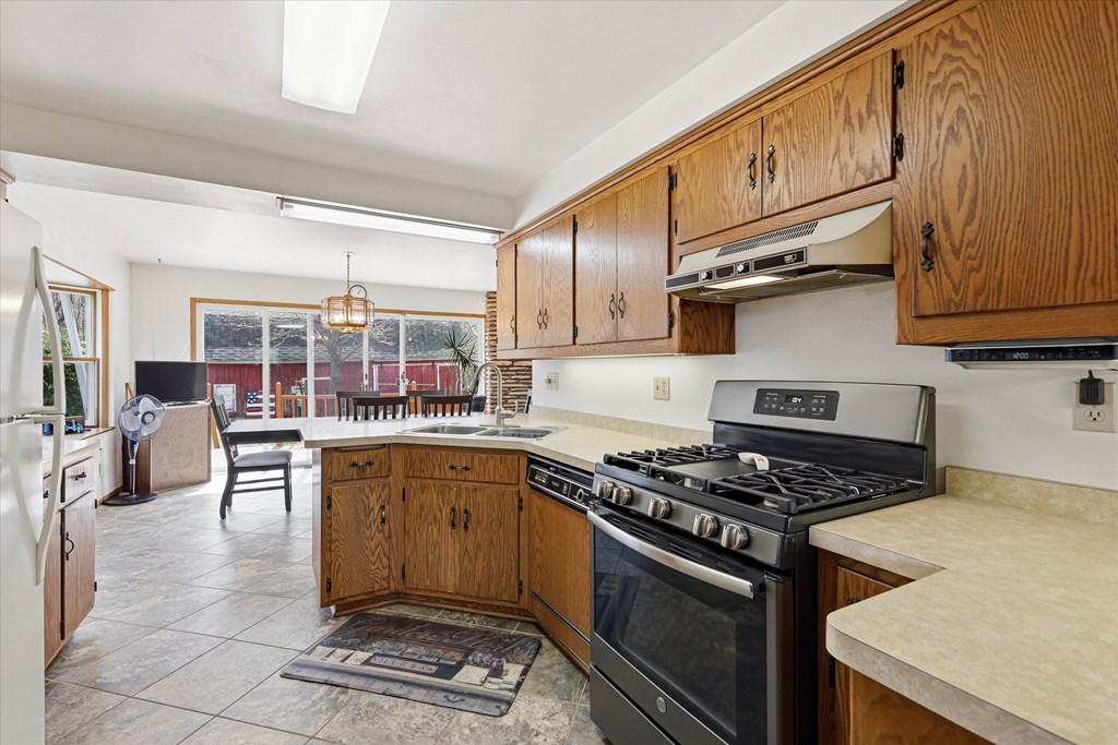 5585 Sunny Slope Road Egg Harbor, WI 54209 - Photo 5 of 32