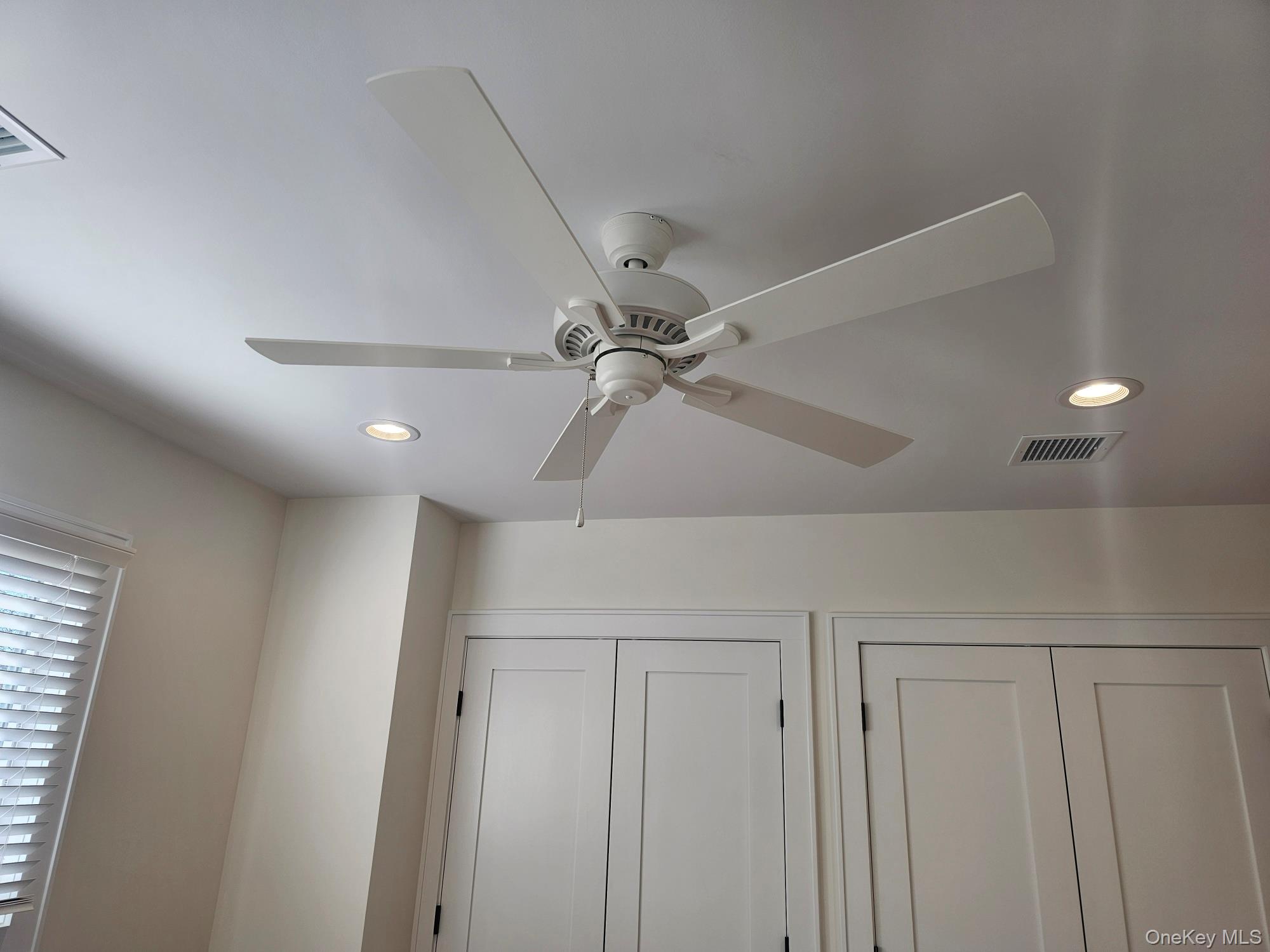 87 Community Road Bay Shore, NY 11706 - Photo 26 of 36