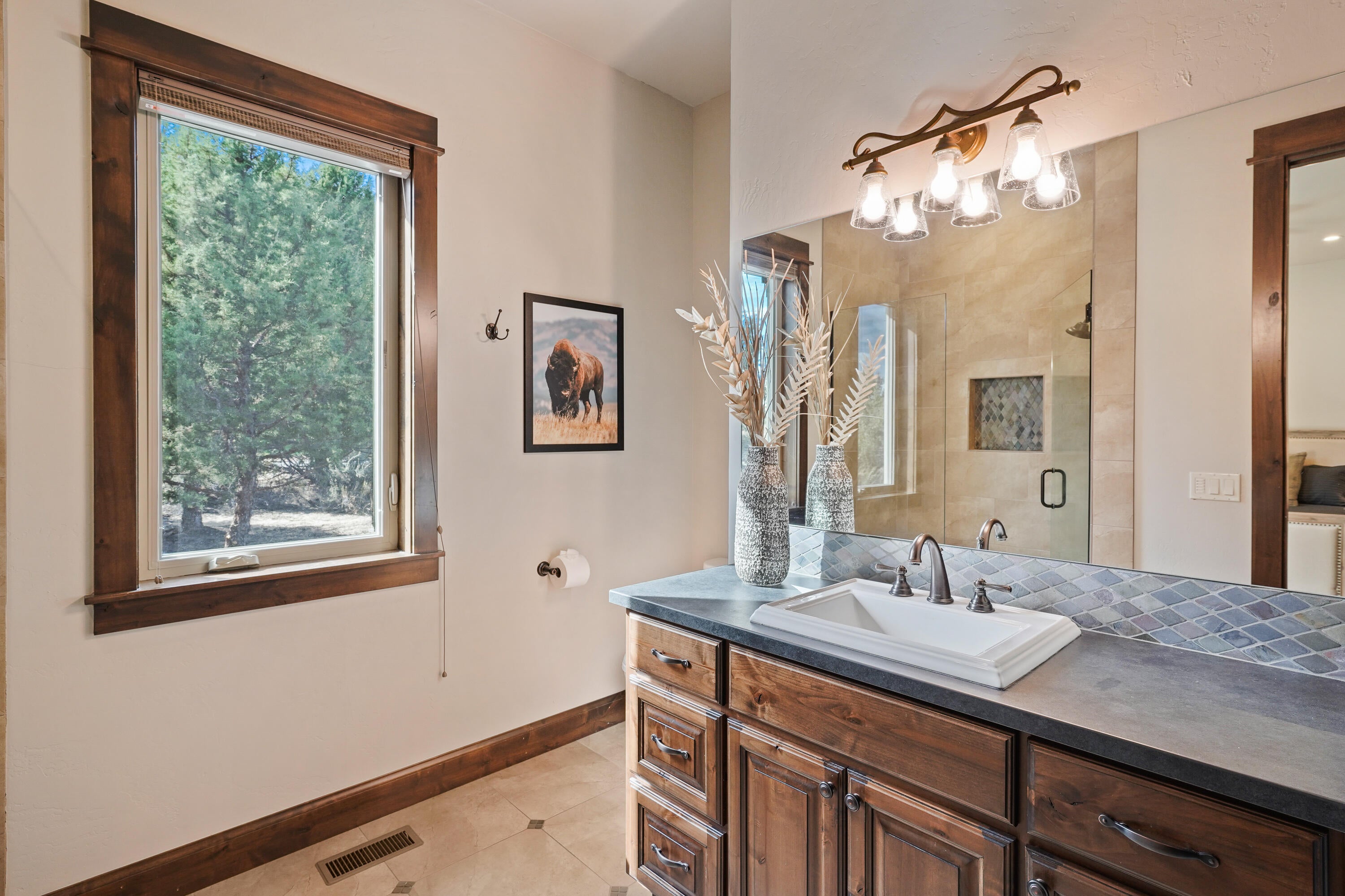 21230 Yeoman Road Bend, OR 97701 - Photo 24 of 57 DSC04194