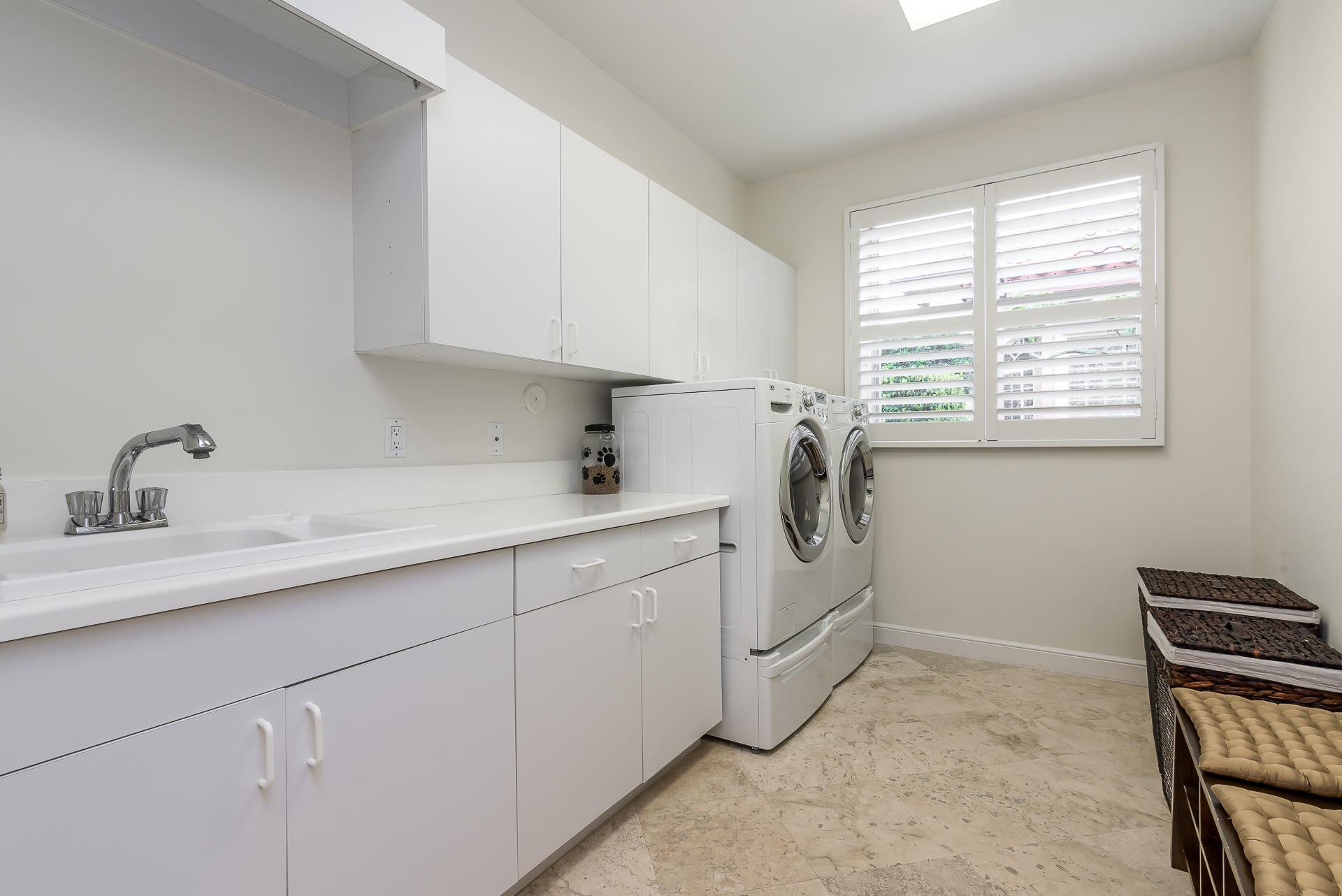 6494 Northwest 32nd Way Boca Raton, FL 33496 - Photo 27 of 35 Laundry room