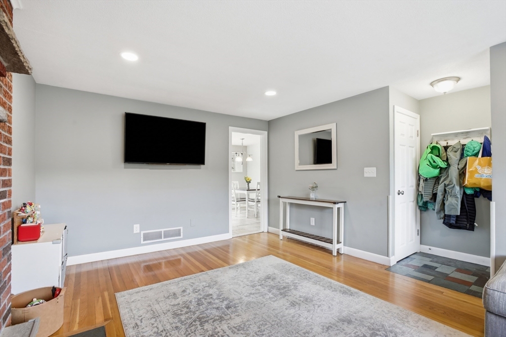 36 Basse Circle Lynn, MA 01905 - Photo 6 of 28