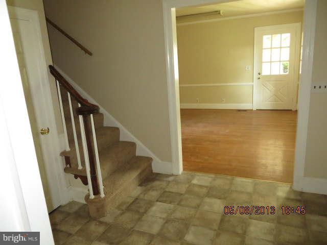 4302 Old Court Road Baltimore, MD 21208 - Photo 9 of 14 Foyer