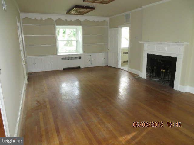 4302 Old Court Road Baltimore, MD 21208 - Photo 10 of 14 Living Room