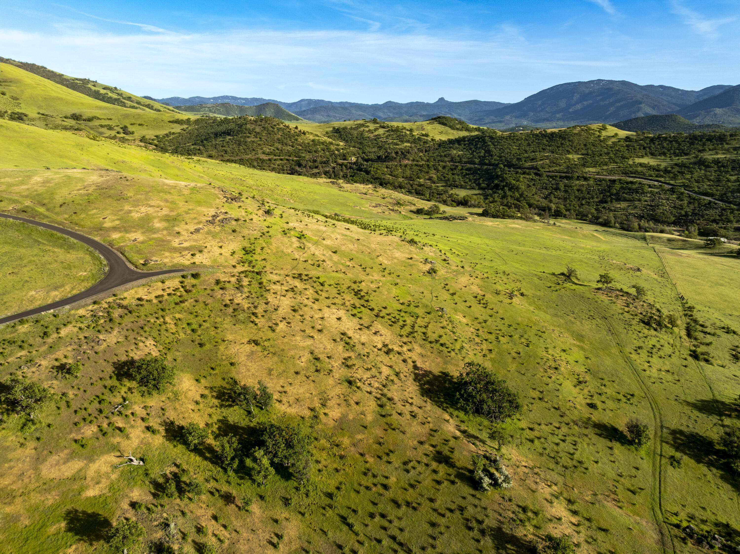 312 Ridge Road Ashland, OR 97520 - Photo 6 of 40 a view of an ocean from a mountain