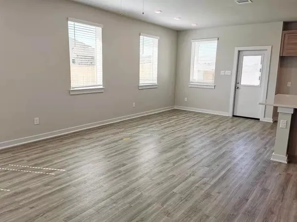 $1,950 | 118 Dedina Drive, Georgetown, TX 78626