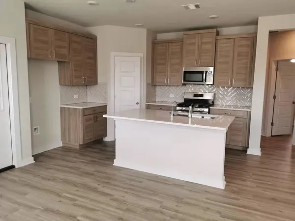 $1,950 | 118 Dedina Drive, Georgetown, TX 78626