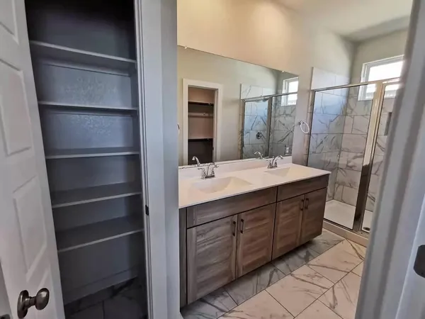 $1,950 | 118 Dedina Drive, Georgetown, TX 78626