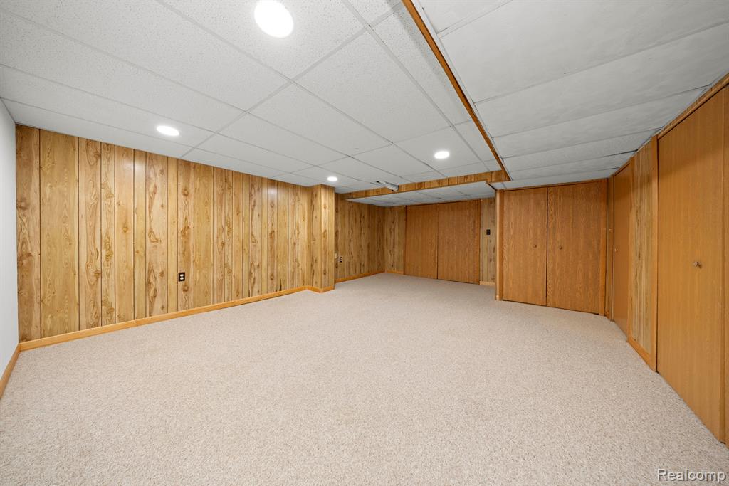 694 Tennyson Rochester Hills, MI 48307 - Photo 22 of 28