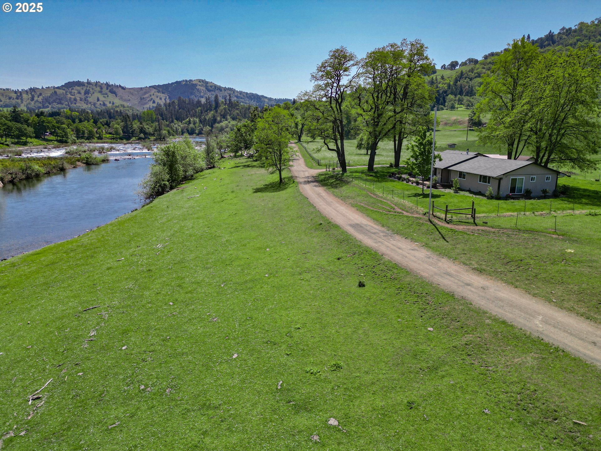 1104 Rio Nes Lane Roseburg, OR 97470 - Photo 41 of 47