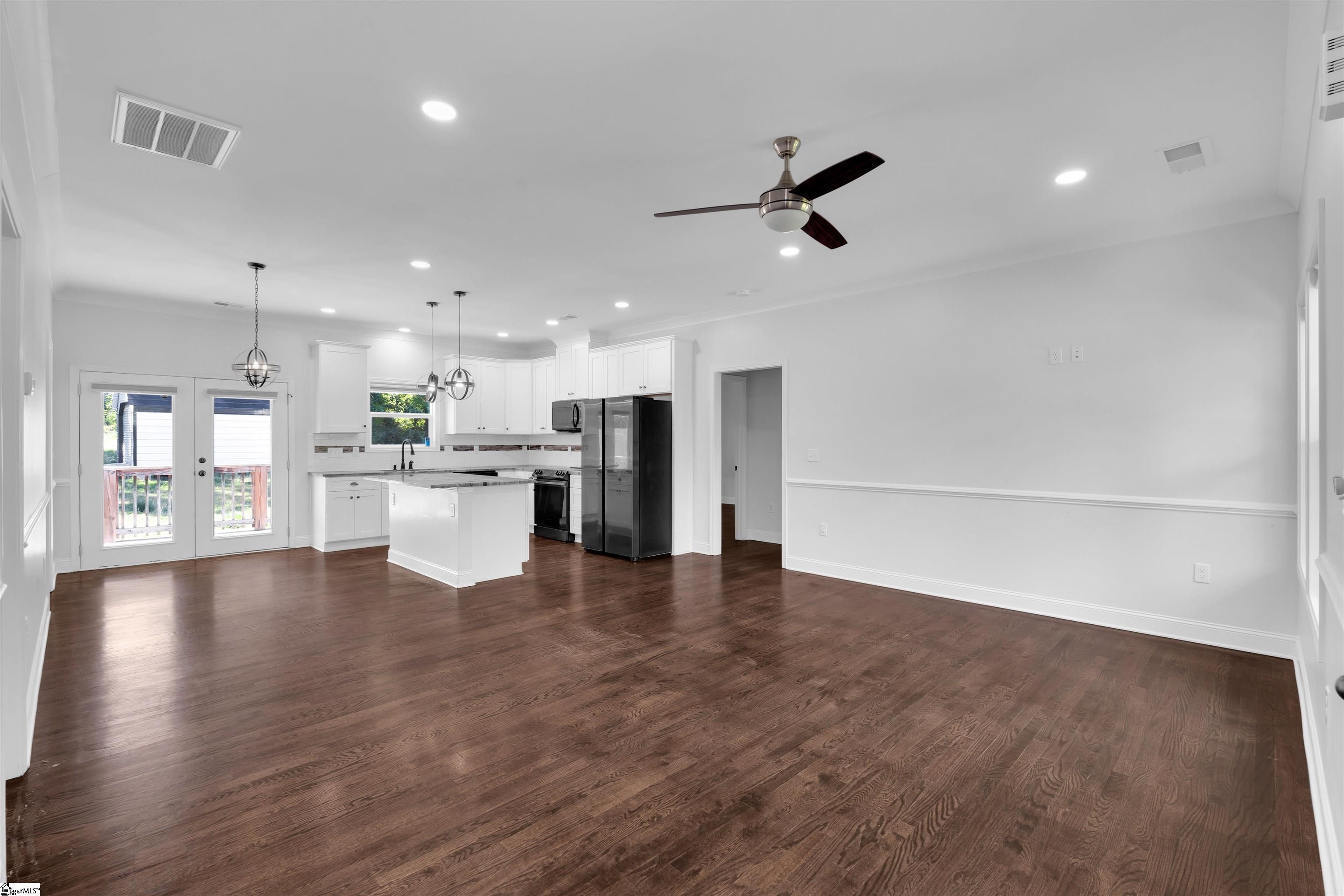 240 Stone Avenue Woodruff, SC 29388 - Photo 2 of 14