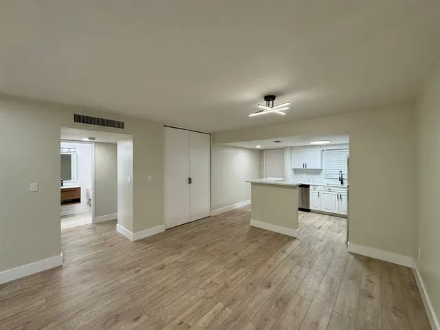 $237,500 | 809 West Oakland Park Boulevard, Unit J10, Oakland Park, FL 33309