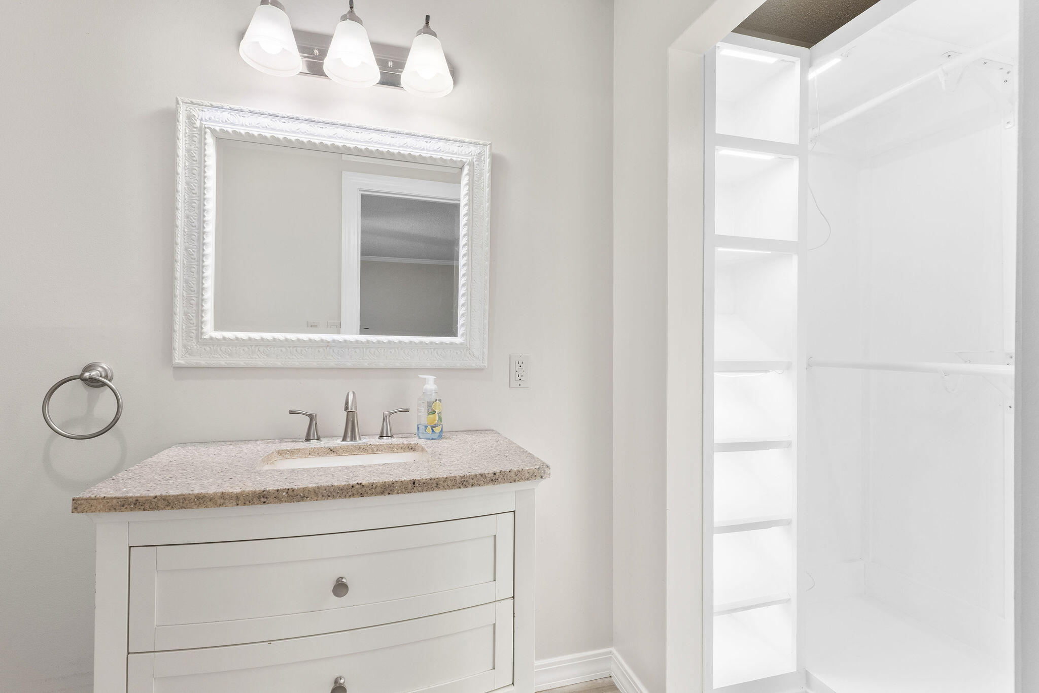 1328 East University Street Springfield, MO 65804 - Photo 17 of 23 FrameandFocus_WEBorMLS-14