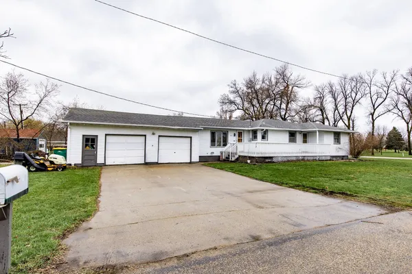 $235,000 | 618 4th Street South, Casselton, ND 58012