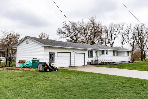 $235,000 | 618 4th Street South, Casselton, ND 58012