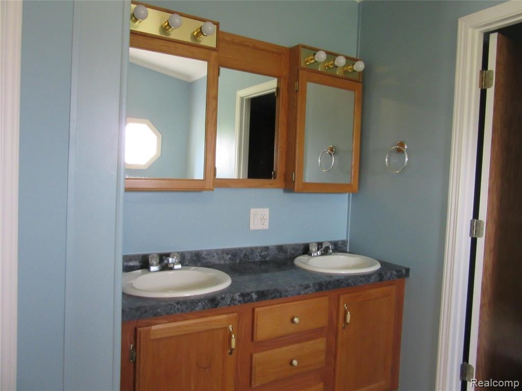 3289 South Vassar Road Davison, MI 48423 - Photo 10 of 12