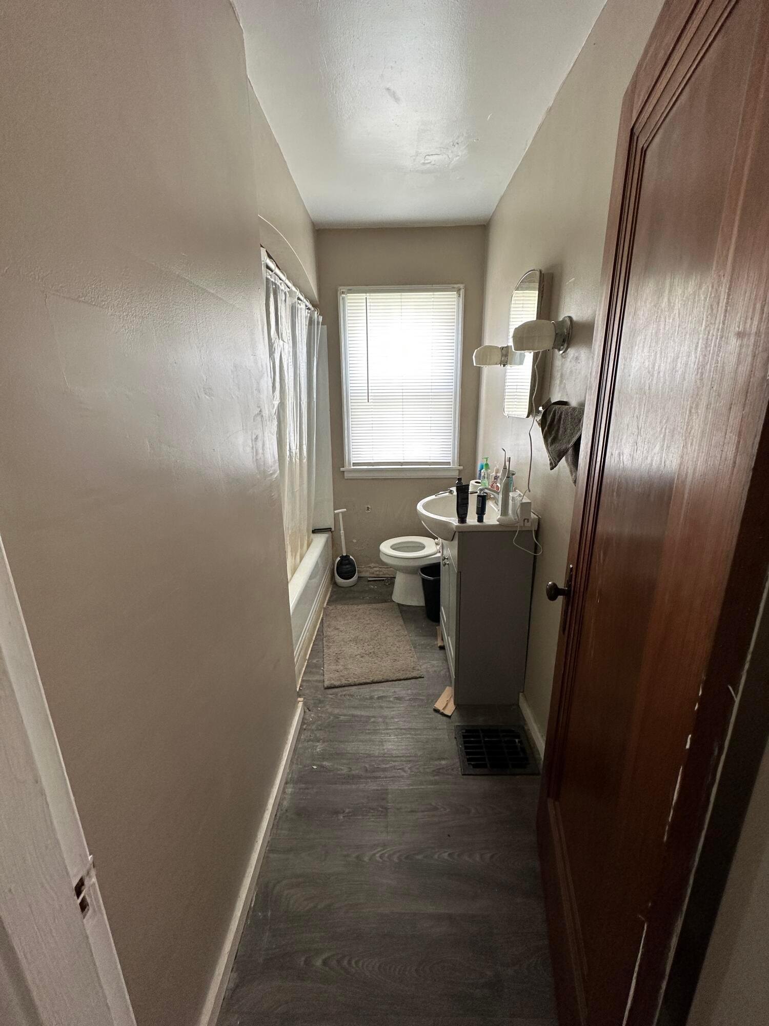 770 South James Road Columbus, OH 43227 - Photo 6 of 19 E2D6EEA8-C106-4B0B-B382-F34F405A6655
