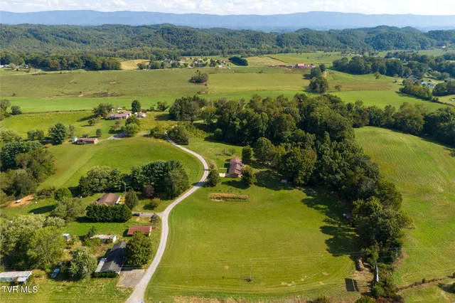 $475,000 | 19418 Brandywine Road, Bristol, VA 24202