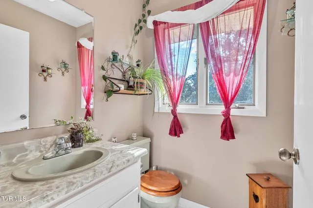 $475,000 | 19418 Brandywine Road, Bristol, VA 24202