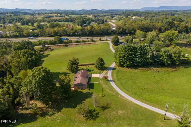 $495,000 | 19418 Brandywine Road, Bristol, VA 24202