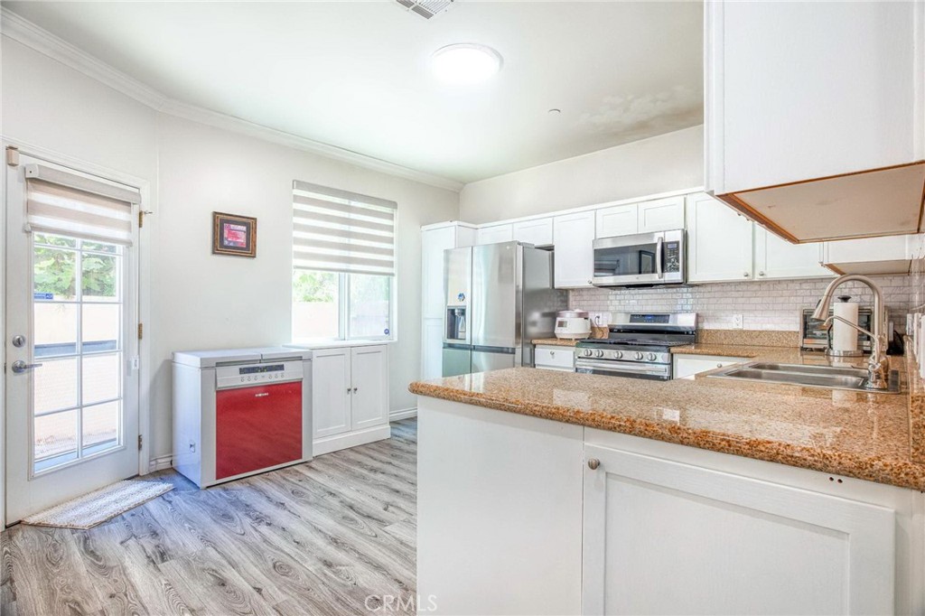 12385 Osborne Street, Unit 2 Pacoima, CA 91331 - Photo 16 of 60