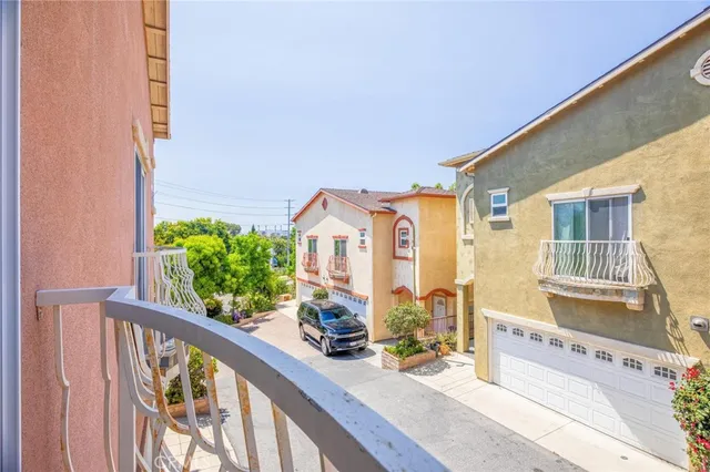 $690,000 | 12385 Osborne Street, Unit 2, Pacoima, CA 91331