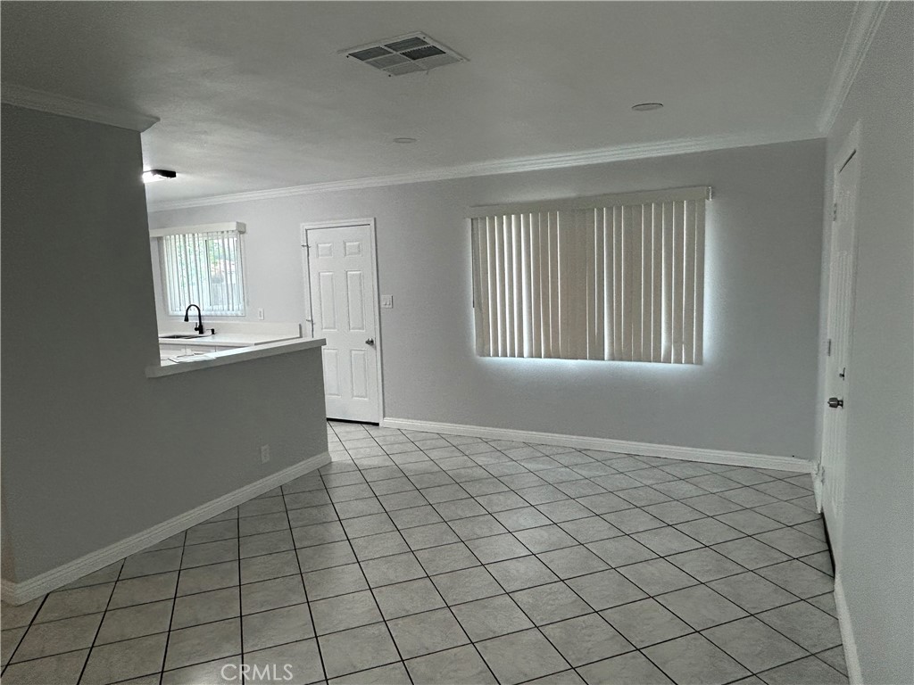 390 East Carter Street Rialto, CA 92376 - Photo 4 of 18