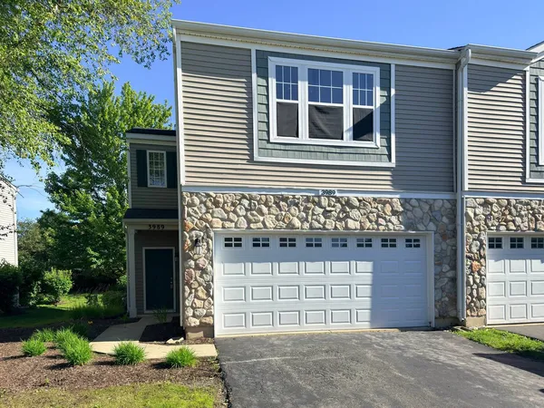 $438,000 | 3989 Blackstone Drive, Unit 3989, Aurora, IL 60504
