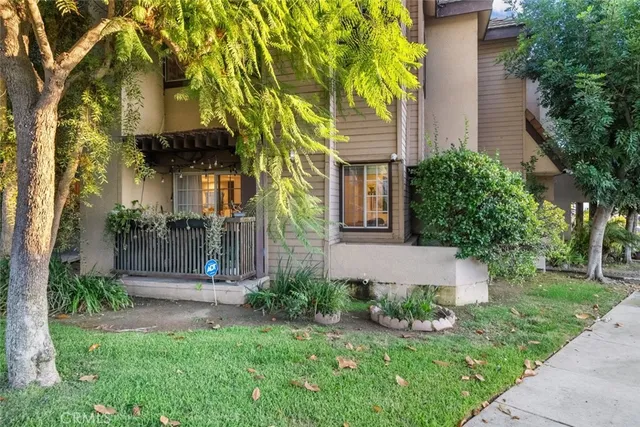 $997,000 | 1245 Grandview Avenue, Unit 4, Glendale, CA 91201