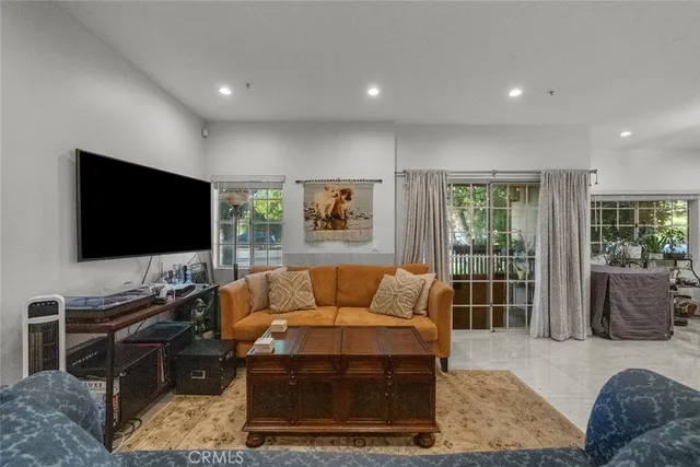 $997,000 | 1245 Grandview Avenue, Unit 4, Glendale, CA 91201