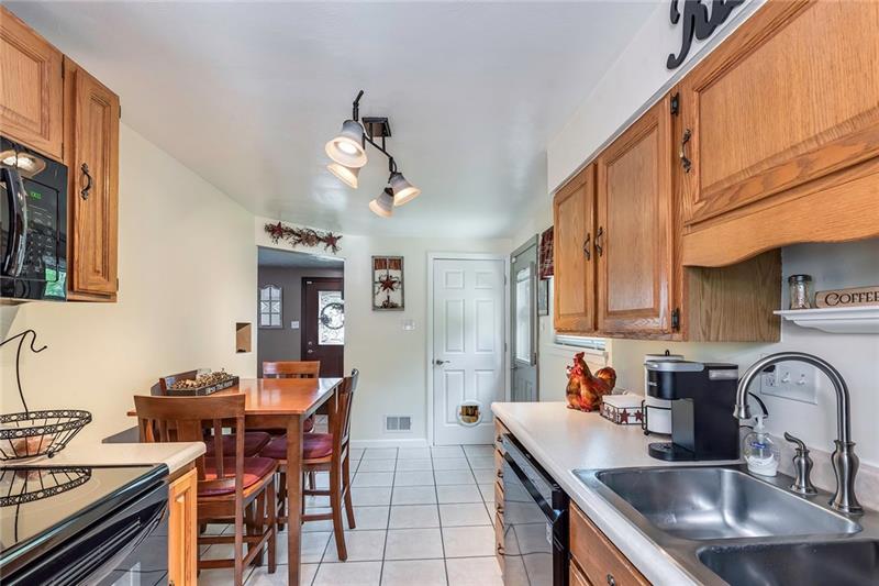 5365 Meadowcrest Road Pittsburgh, PA 15236 - Photo 12 of 25 Gallery Image 12