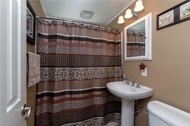 5365 Meadowcrest Road Pittsburgh, PA 15236 - Photo 18 of 25 Gallery Image 18