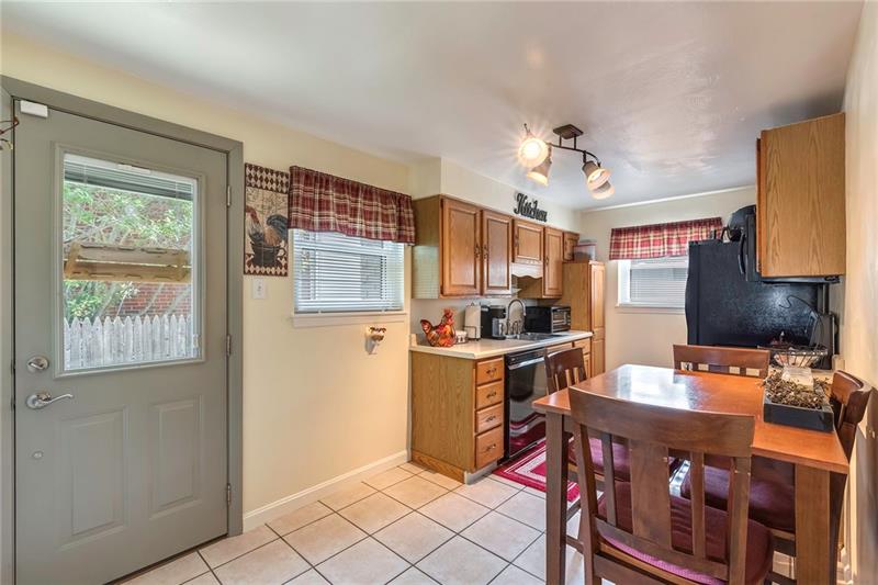 5365 Meadowcrest Road Pittsburgh, PA 15236 - Photo 7 of 25 Gallery Image 7