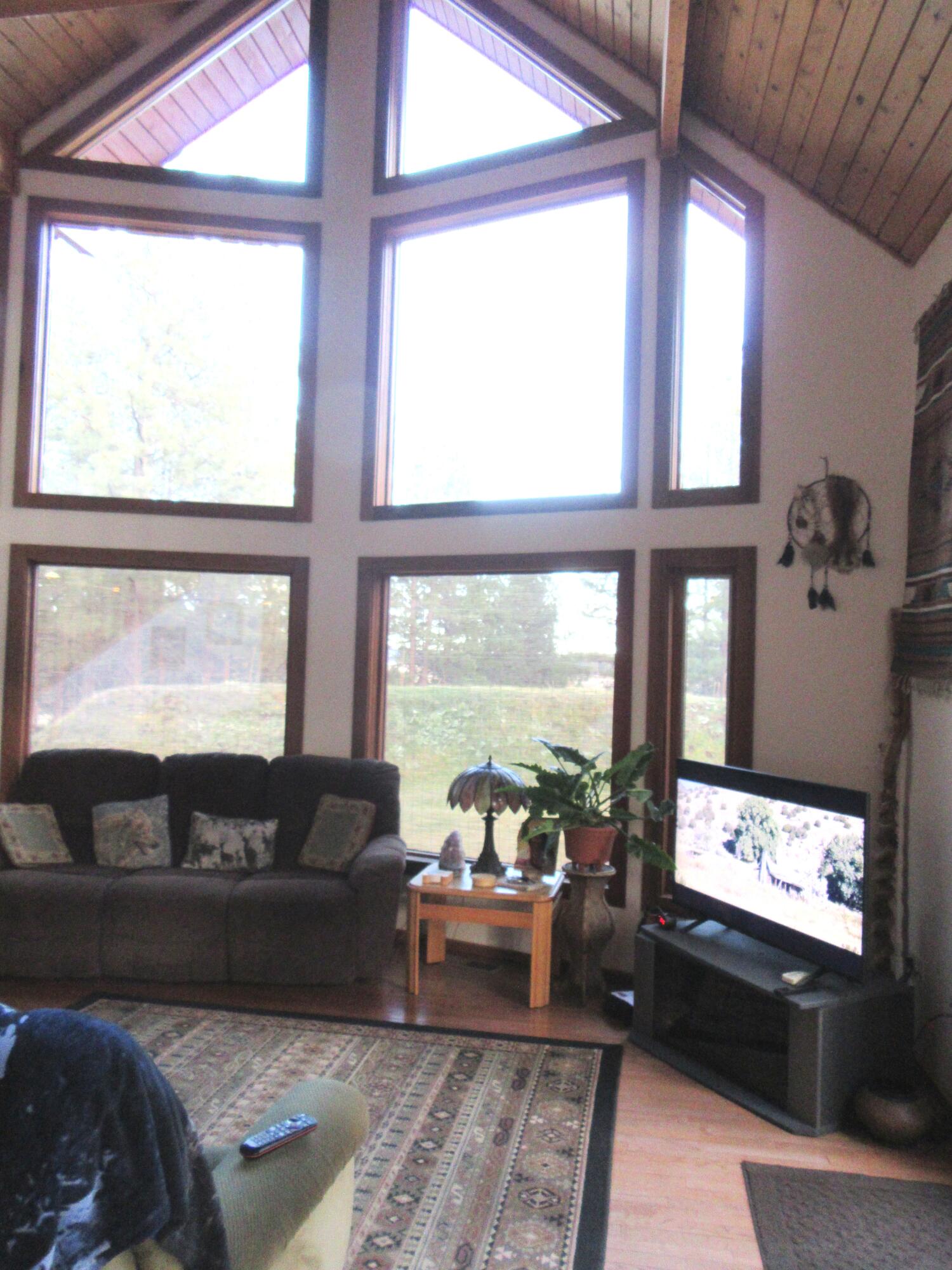 16144 Sprague River Road Chiloquin, OR 97624 - Photo 5 of 81 Living room Greatroom 2