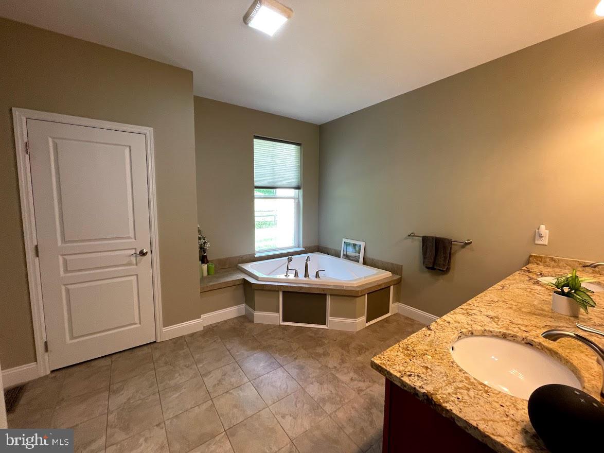 217 Chapel Hill Road Reading, PA 19608 - Photo 25 of 36