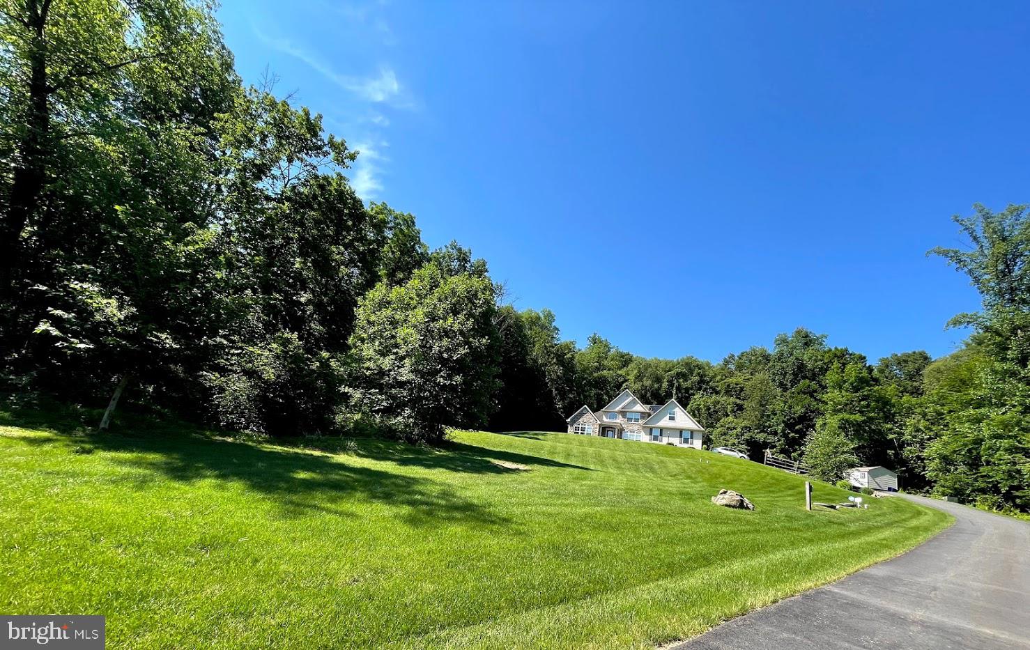 217 Chapel Hill Road Reading, PA 19608 - Photo 31 of 36