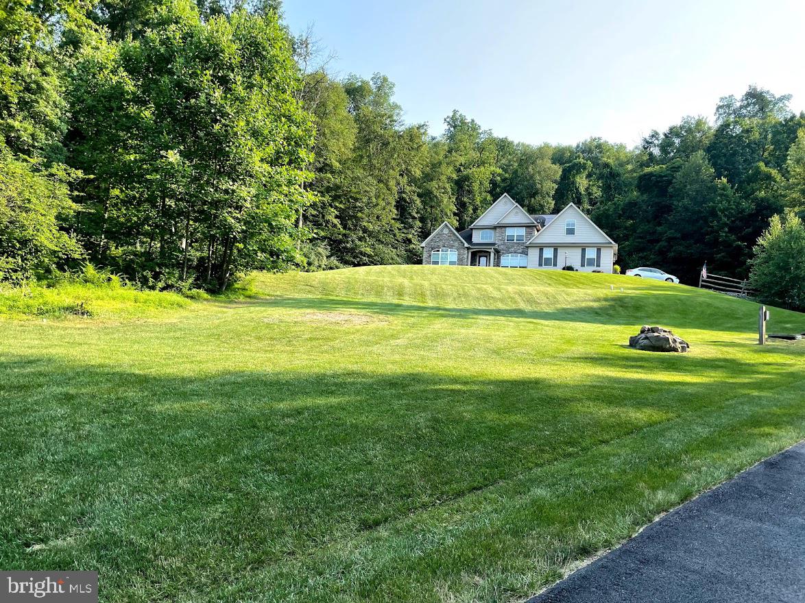 217 Chapel Hill Road Reading, PA 19608 - Photo 33 of 36