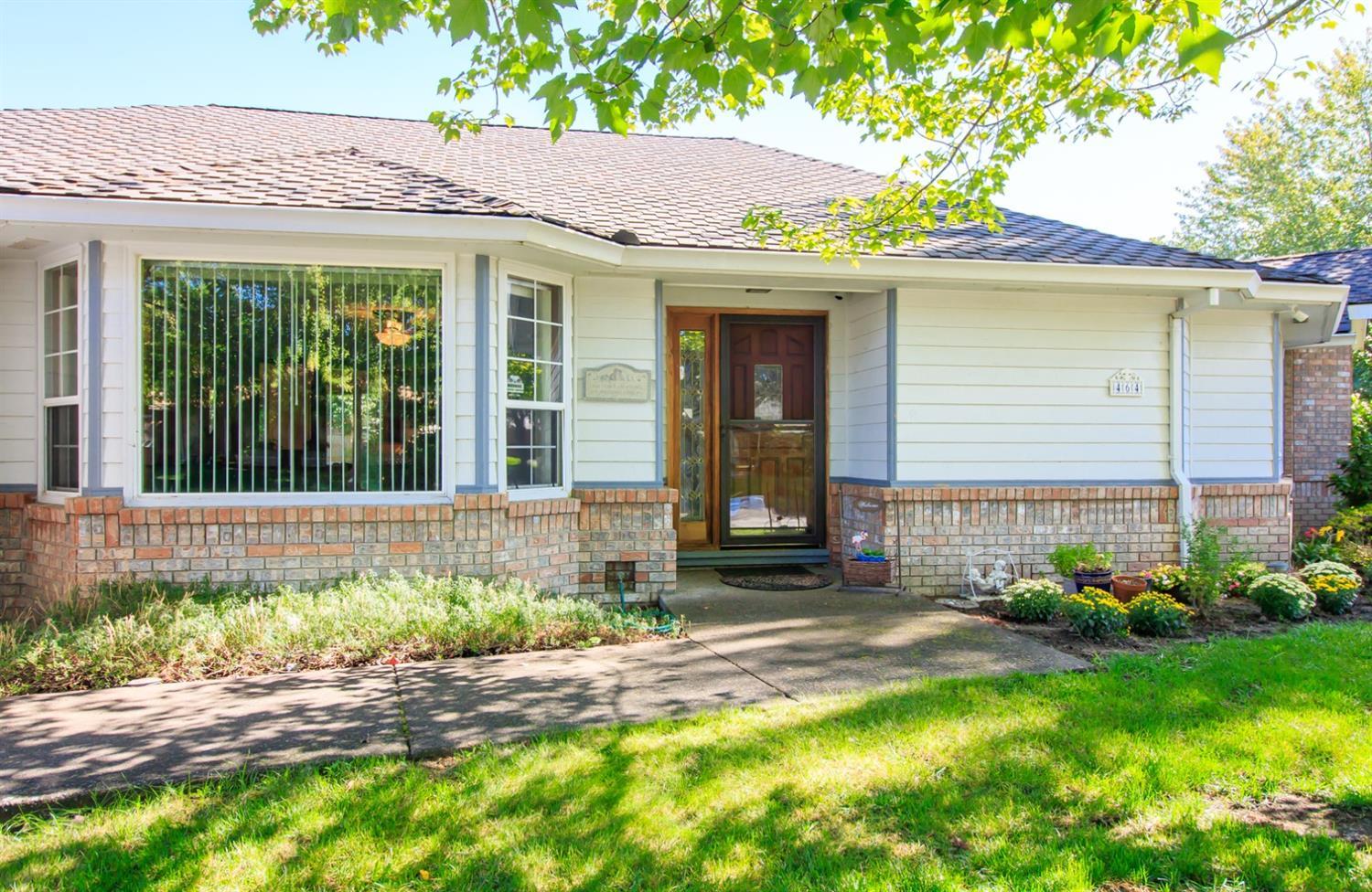 464 Vincent Avenue Central Point, OR 97502 - Photo 1 of 32 Primary Photo