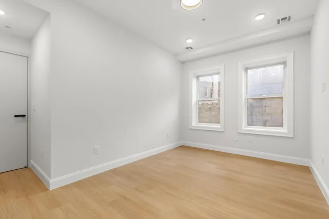 $829,000 | 192 Cambridge Avenue, Unit 1, Jersey City, NJ 07307