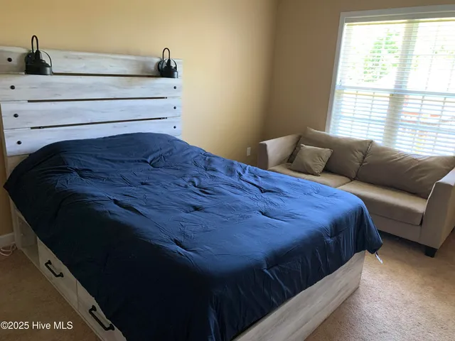 $1,950 | 500 North Dyson Street, Holly Ridge, NC 28445