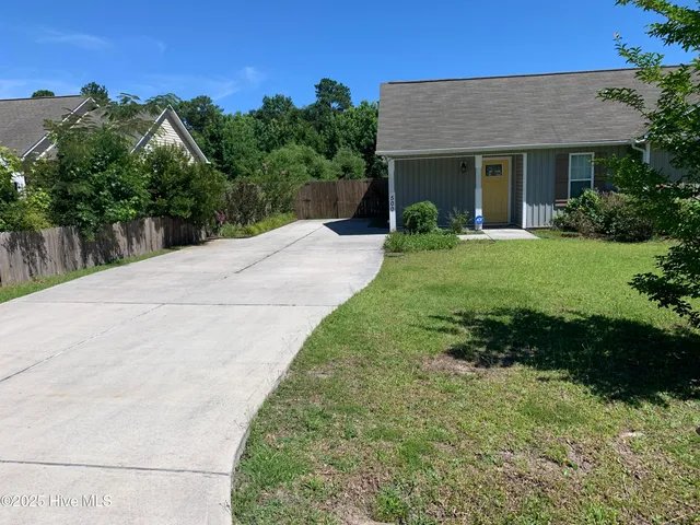 $1,950 | 500 North Dyson Street, Holly Ridge, NC 28445