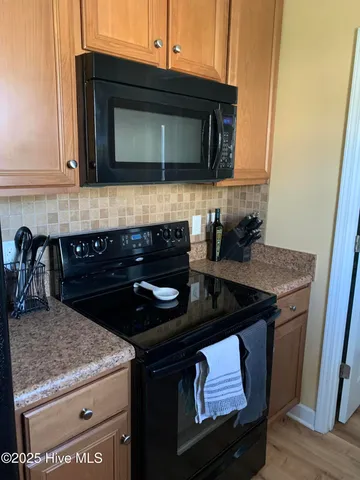 $1,950 | 500 North Dyson Street, Holly Ridge, NC 28445