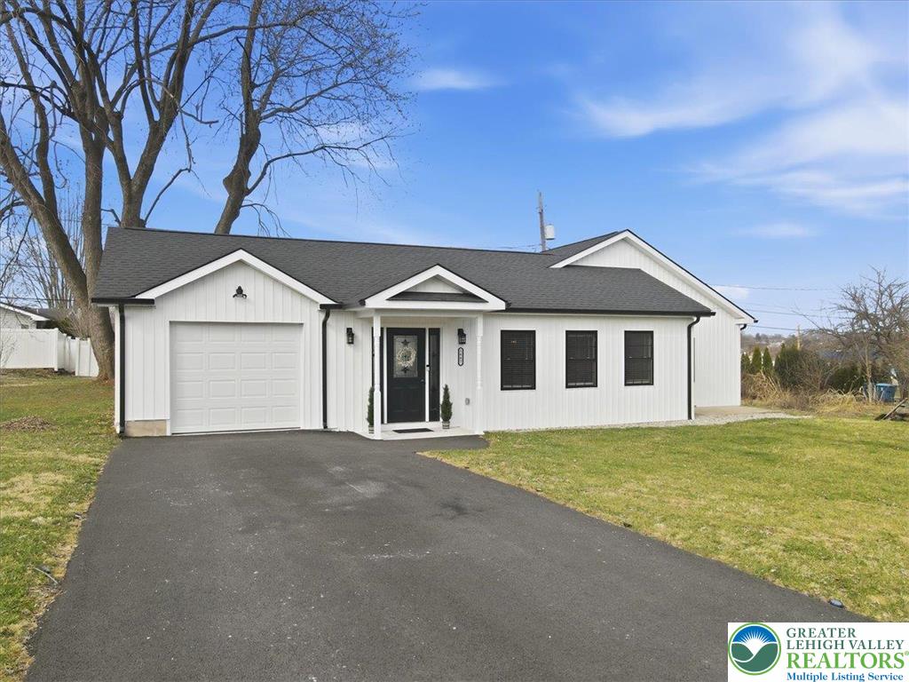 1647 4th Street Bethlehem, PA 18020 - Photo 2 of 54 Front View